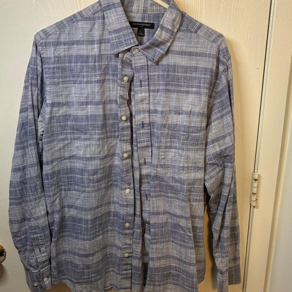 Banana Republic Men's Light Blue & White Plaid Button-Down Shirt